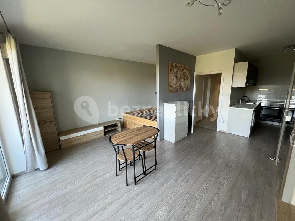 1+kk, Mikuláše z Husi, České Budějovice, Jihočeský kraj