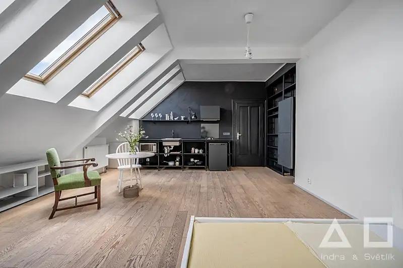 1+kk, Nikoly Tesly, Praha 6 - Dejvice