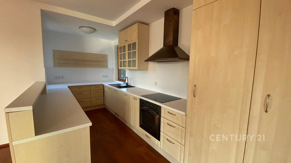 4+kk, Uhříněveská, Průhonice, Praha-západ, Středočeský kraj