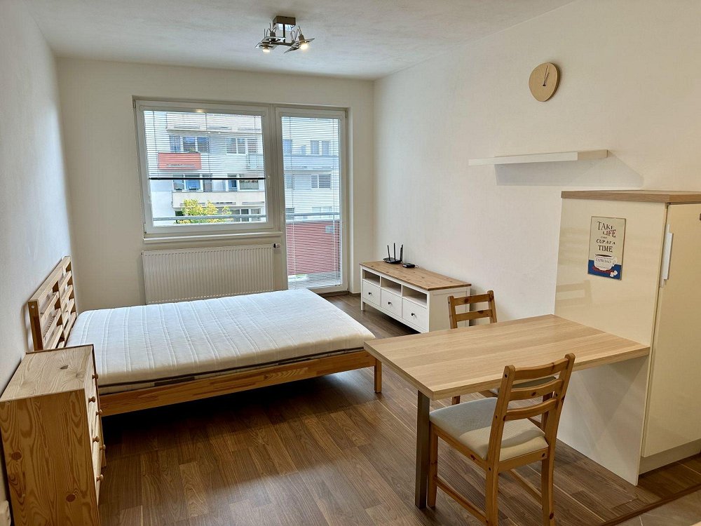 1+kk, Modenská, Praha 10 - Horní Měcholupy