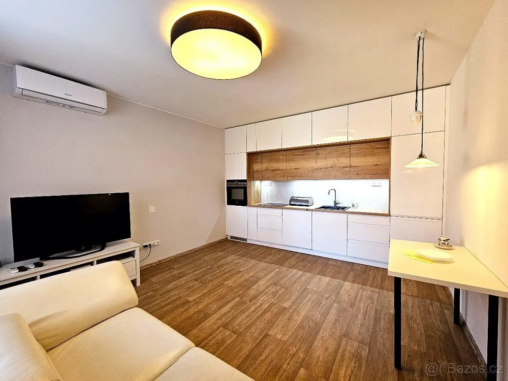 2+kk, Rumunská, Veselí nad Moravou, Hodonín, Jihomoravský kraj