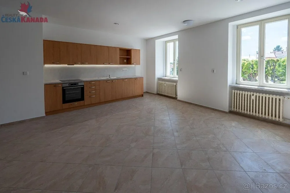 1+kk, Palackého nám., Dačice, Jindřichův Hradec, Jihočeský kraj