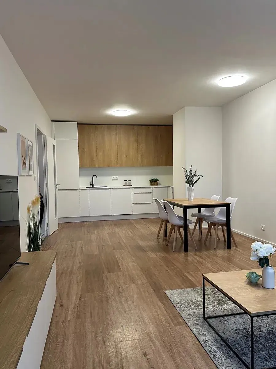 3+kk, Pernerova, Praha 3 - Žižkov