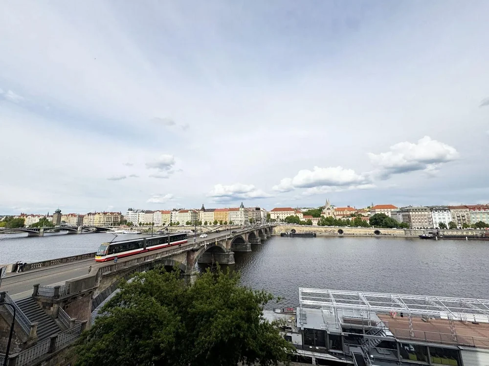 2+kk, Hořejší nábřeží, Praha 5 - Smíchov