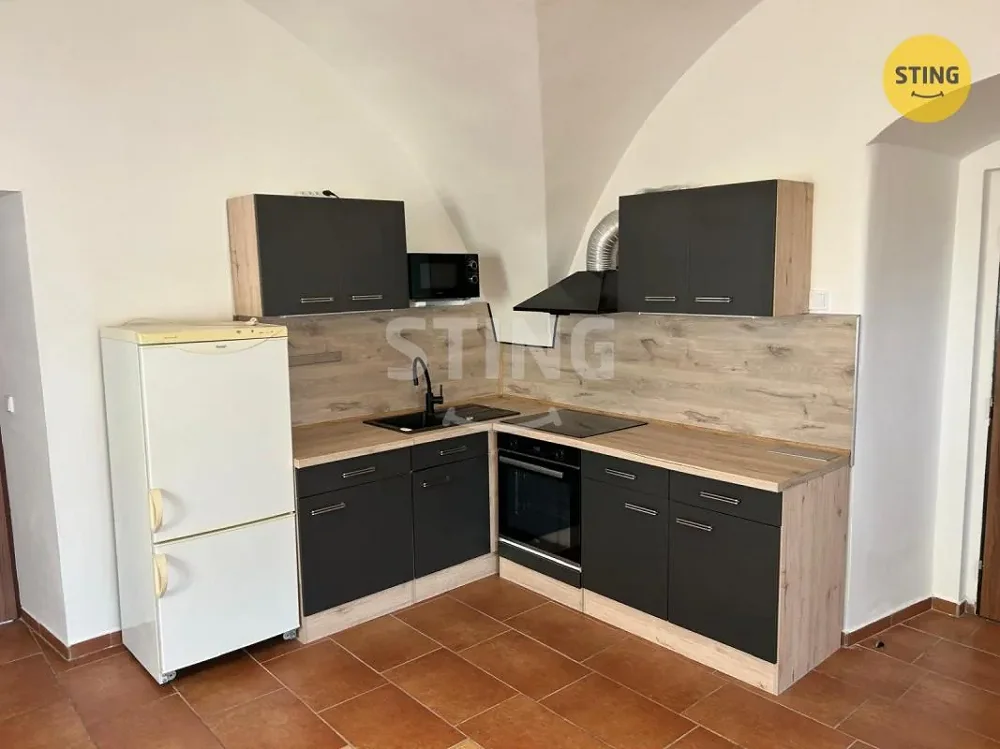 2+kk, Tyršovo náměstí, Sezemice, Pardubice, Pardubický kraj