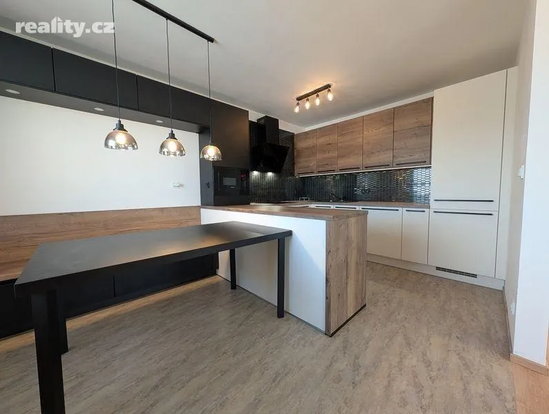 3+kk, Kříženeckého náměstí, Praha 5 - Hlubočepy