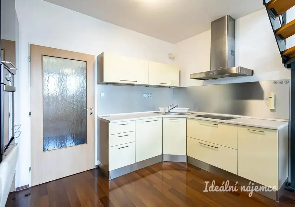 2+kk, Pod Nouzovem, Praha 9 - Kbely