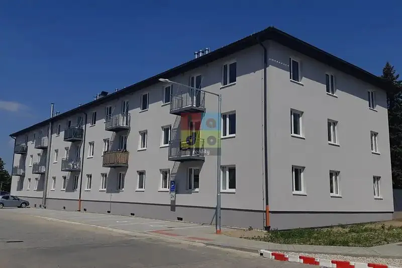 2+kk, Armádní, Milovice, Nymburk, Středočeský kraj