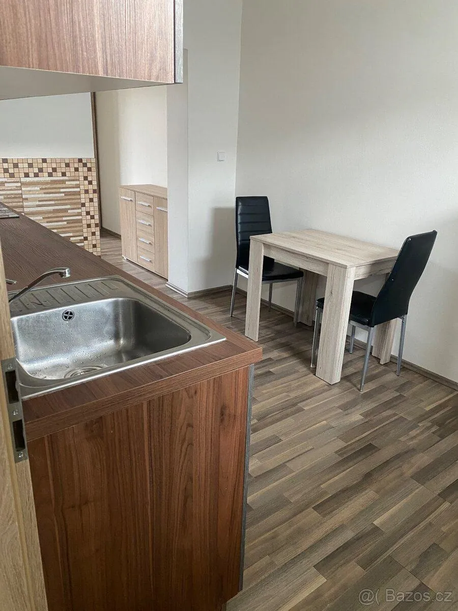 1+1, Holešov, Kroměříž, Zlínský kraj
