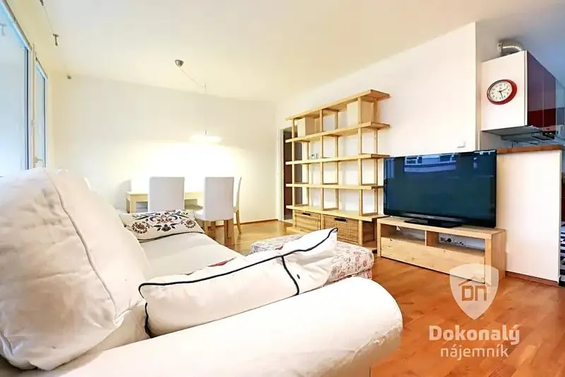 4+kk, Na Okrouhlíku, Praha 8 - Libeň