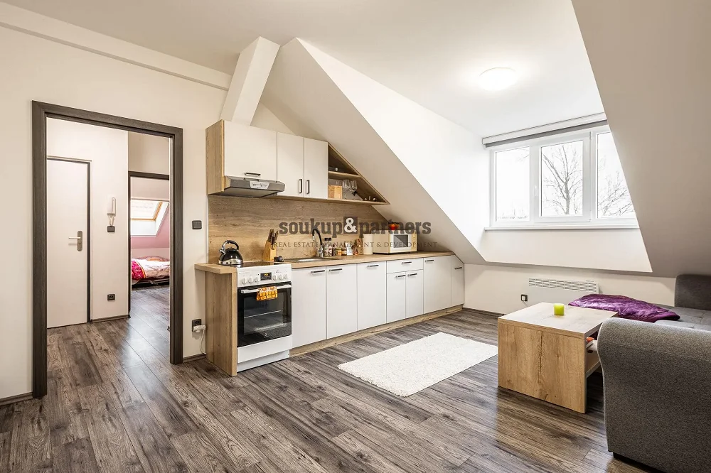 2+kk, Dolnoměcholupská, Praha 10 - Hostivař