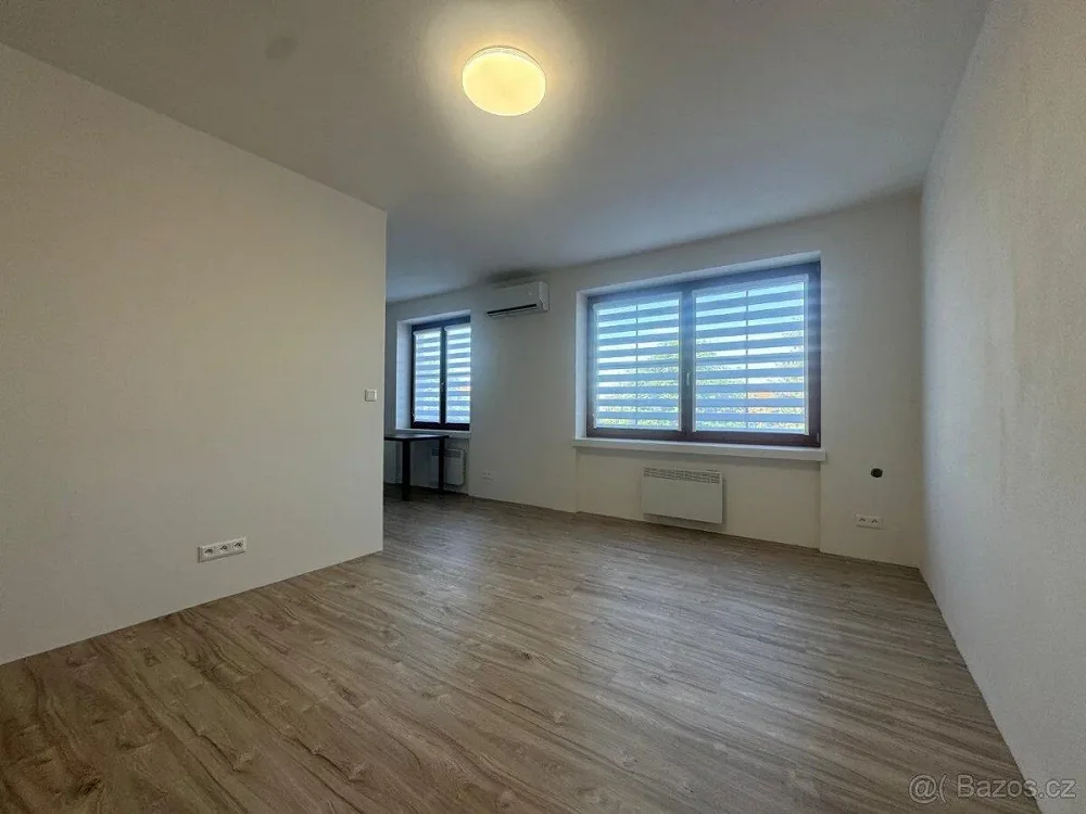 1+1, Husova, Mikulov, Břeclav, Jihomoravský kraj