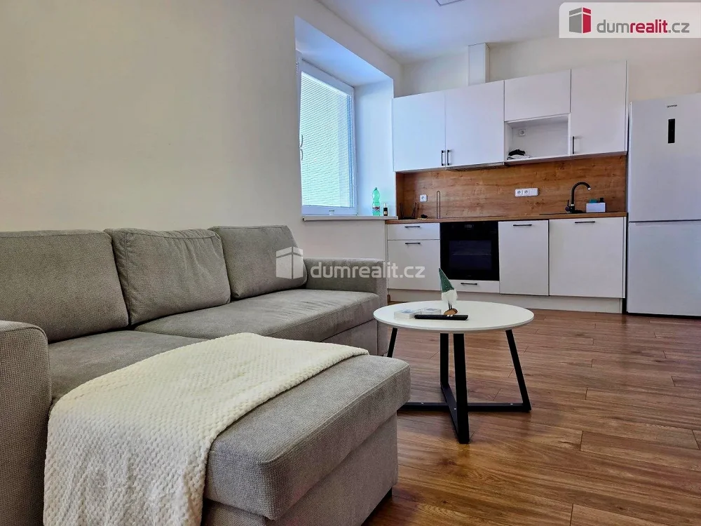 1+kk, Svatoplukova, Veselí nad Moravou, Hodonín, Jihomoravský kraj