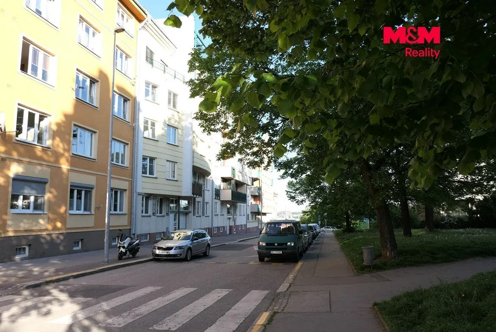 1+kk, Kašparovo náměstí, Praha 8 - Libeň