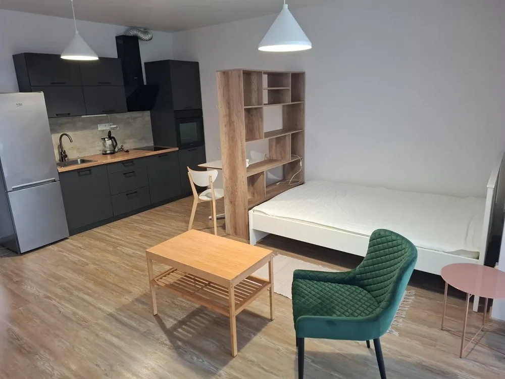 1+kk, Triple House (Mělník, Středočeský kraj)