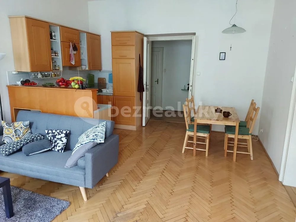 2+kk, Žitomírská, Praha 10 - Vršovice