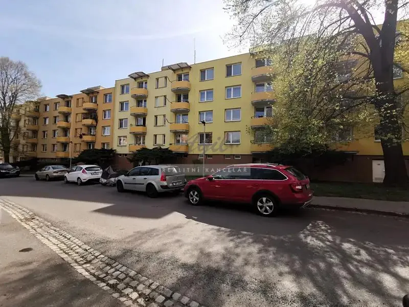 1+1, Masarykovo náměstí, Šlapanice, Brno-venkov, Jihomoravský kraj