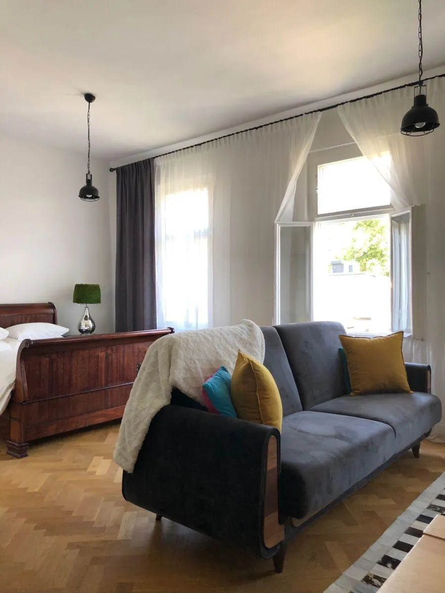 1+kk, Sadová, Karlovy Vary, Karlovarský kraj