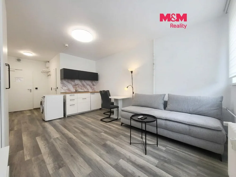 1+kk, Děčínská, Praha 8 - Střížkov