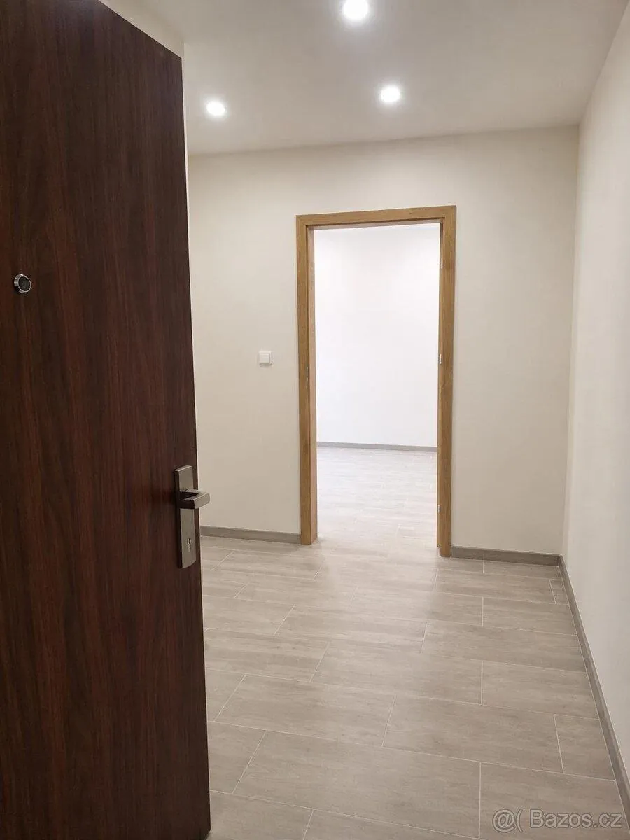 2+1, Hlavní třída, Frýdek-Místek, Moravskoslezský kraj