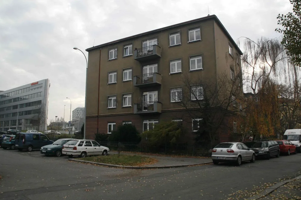 2+1, Na hřebenech II, Praha 4 - Podolí