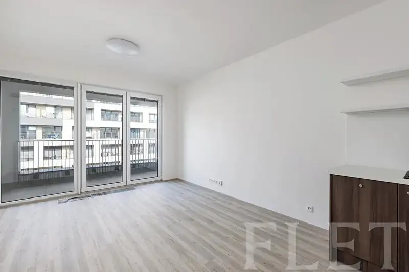 1+kk, Tesla Hloubětín (Praha 9 - Hloubětín)