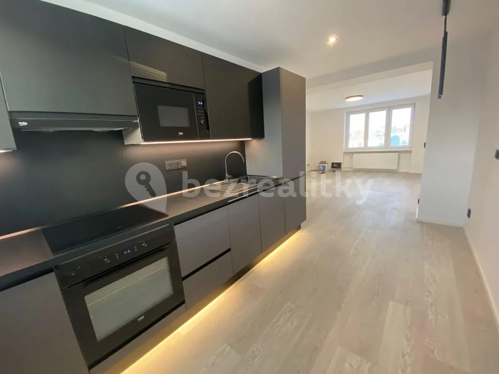 2+kk, Horova, Hradec Králové, Královéhradecký kraj