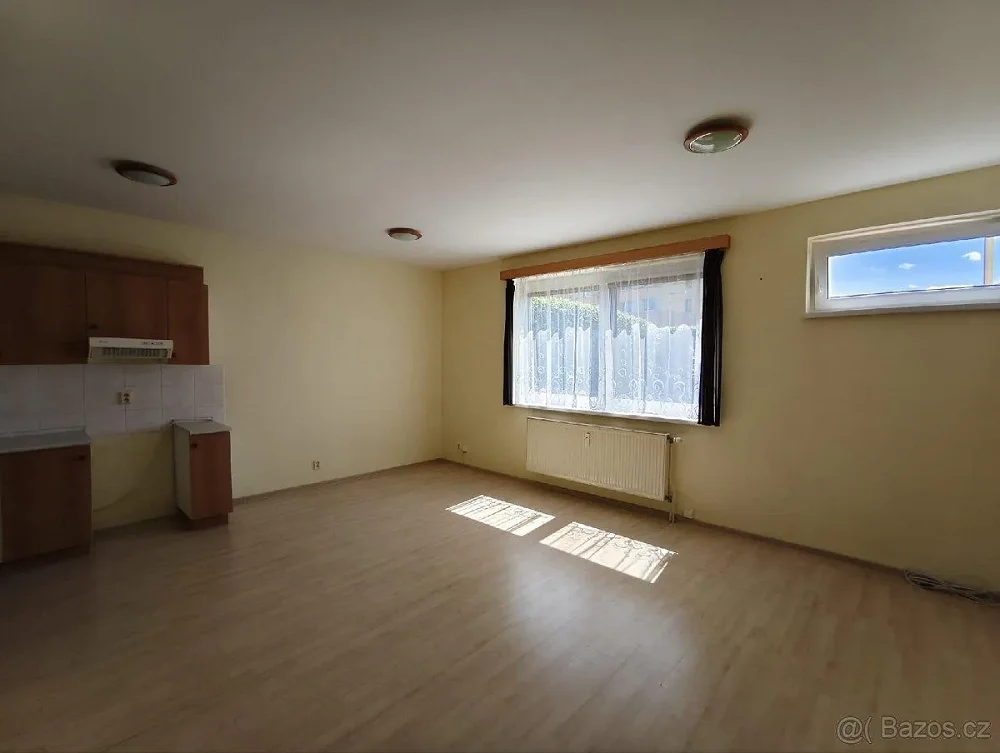 1+kk, Pod Strání, Hostinné, Trutnov, Královéhradecký kraj