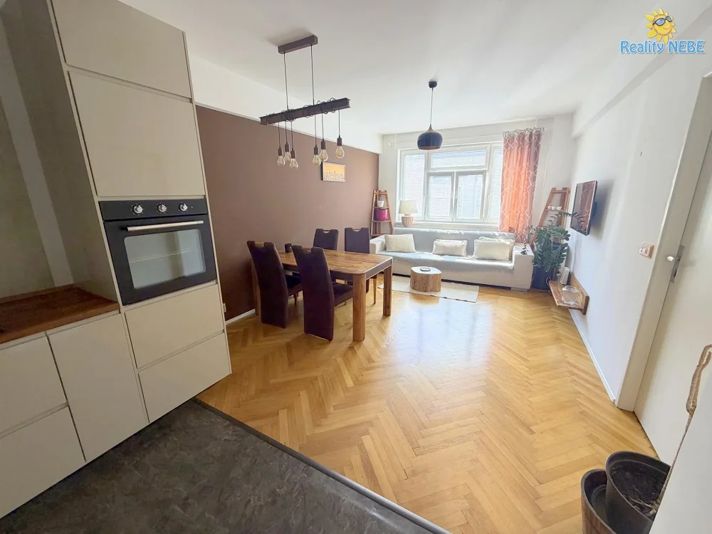 2+kk, Komunardů, Praha 7 - Holešovice