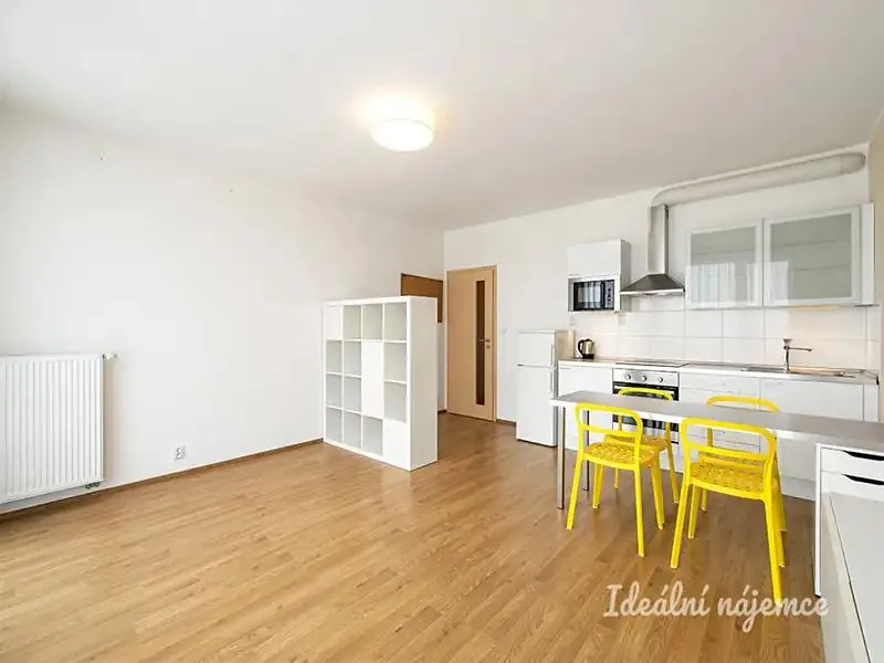 1+kk, Vrátenská, Praha 9 - Miškovice