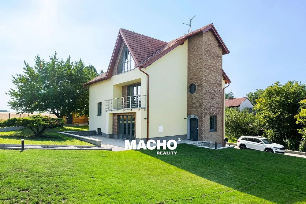 6 a více, Školská, Kosoř, Praha-západ, Středočeský kraj