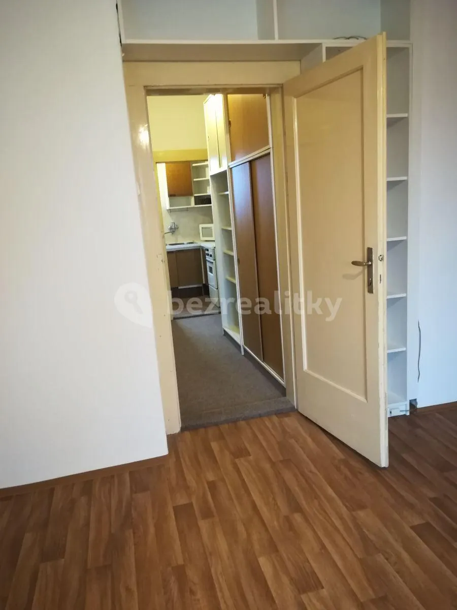 2+kk, Hošťálkova, Praha 6 - Břevnov