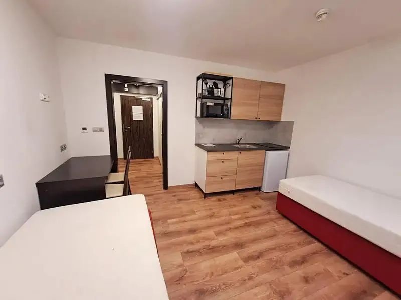 1+kk, Suchdolské náměstí (Praha 6 - Suchdol)