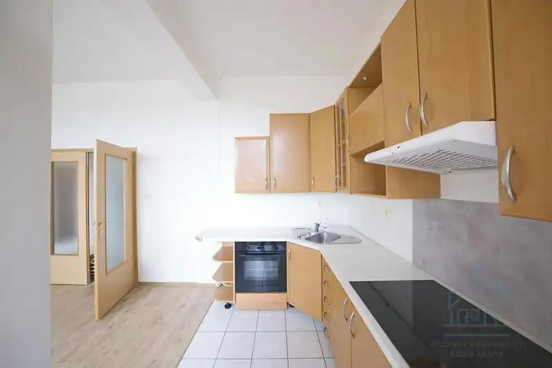 3+kk, náměstí Míru, Zruč nad Sázavou, Kutná Hora, Středočeský kraj