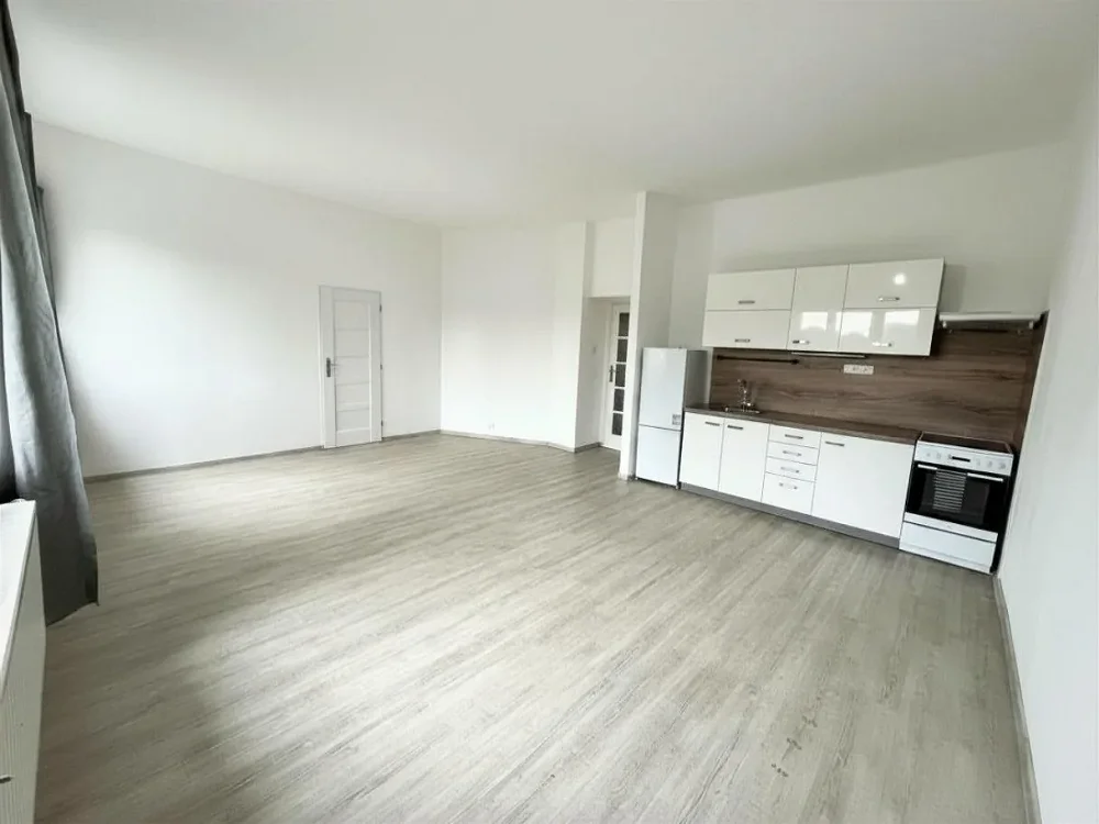 2+kk, Černokostelecká, Praha 10 - Strašnice