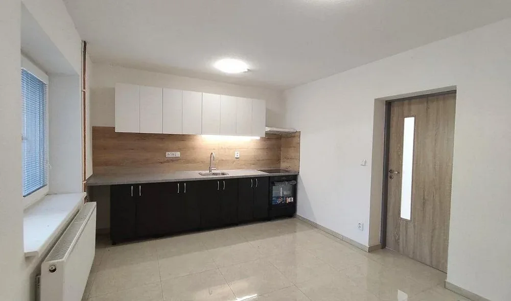 1+1, Školní, Radslavice, Přerov, Olomoucký kraj
