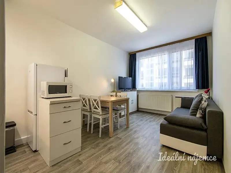 2+kk, Mezipolí, Praha 4 - Michle