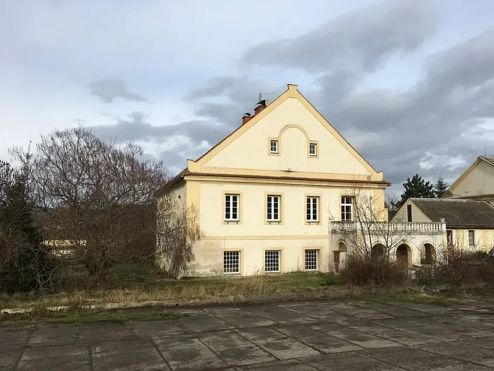 4+1, Bělušice, Most, Ústecký kraj