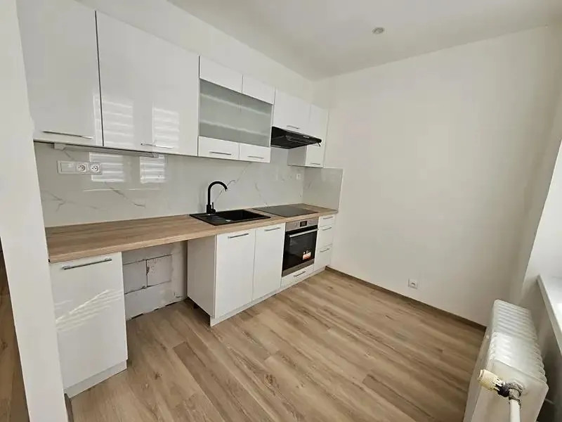 2+1, Slovenského národního povstání, Most, Ústecký kraj