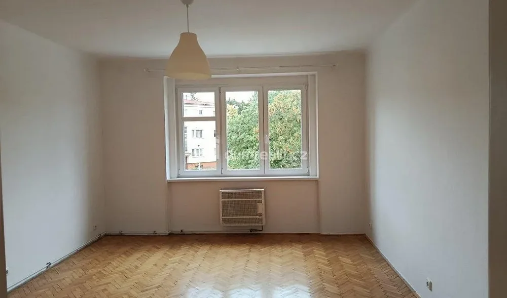 2+kk, Ve struhách, Praha 6 - Bubeneč