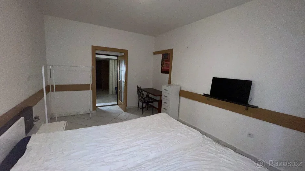 1+1, U Santošky, Praha 5 - Smíchov