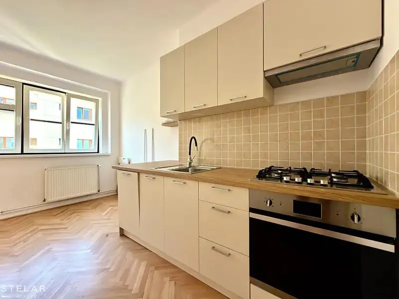 1+1, Pernerova, Praha 3 - Žižkov
