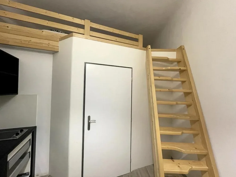 Atypický, Na žertvách, Praha 8 - Libeň