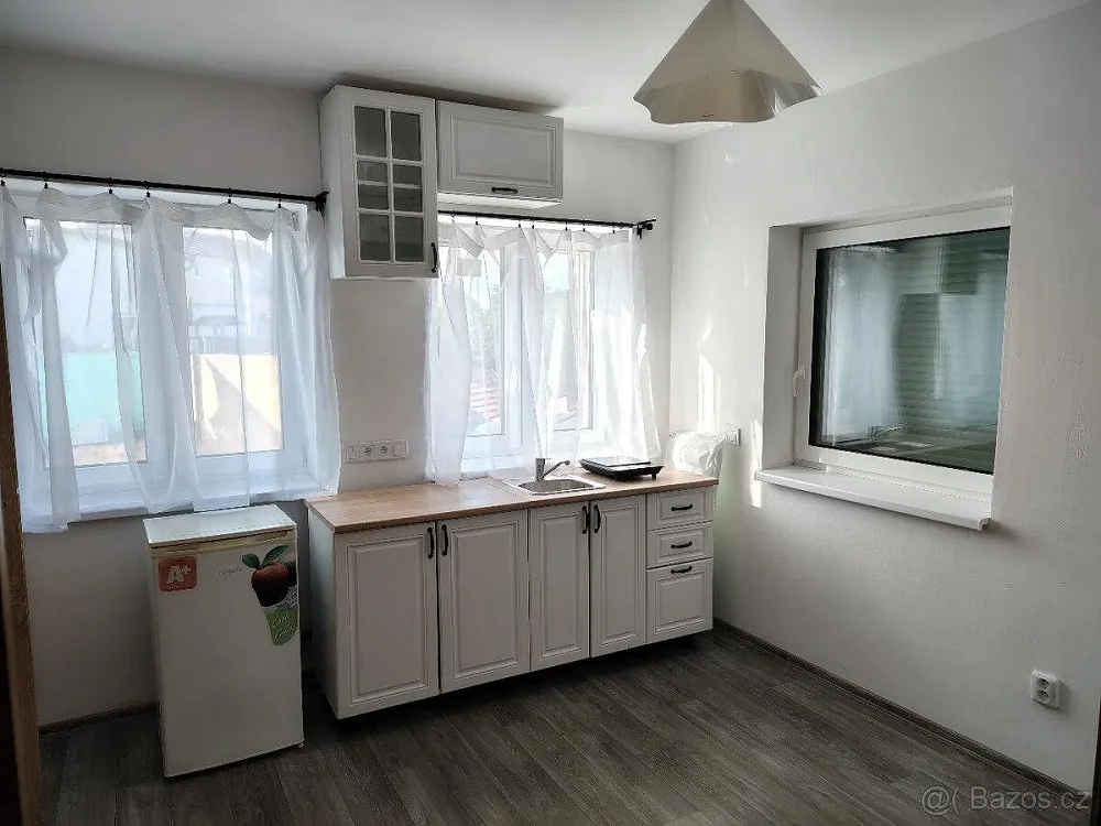 1+1, Podolanka, Praha-východ, Středočeský kraj