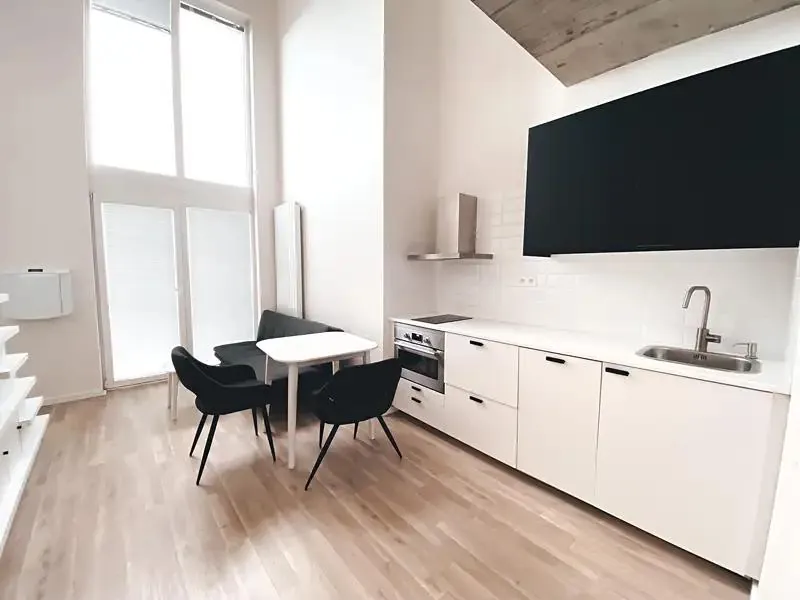 2+kk, Novovysočanská, Praha 3 - Žižkov