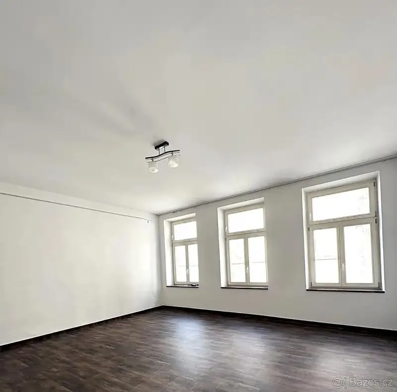 2+1, nám. Míru, Jindřichův Hradec, Jihočeský kraj