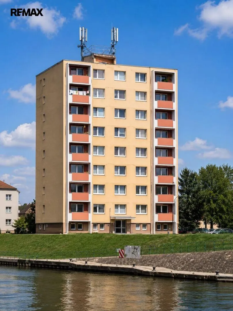 1+1, Nábřeží, Napajedla, Zlín, Zlínský kraj