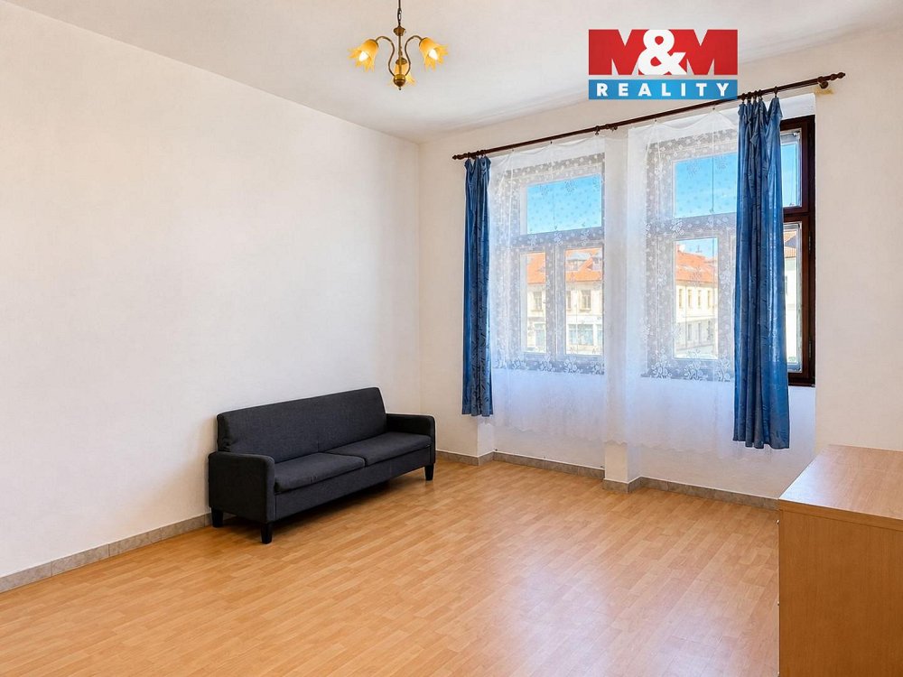 1+1, Mírové náměstí, Horažďovice, Klatovy, Plzeňský kraj