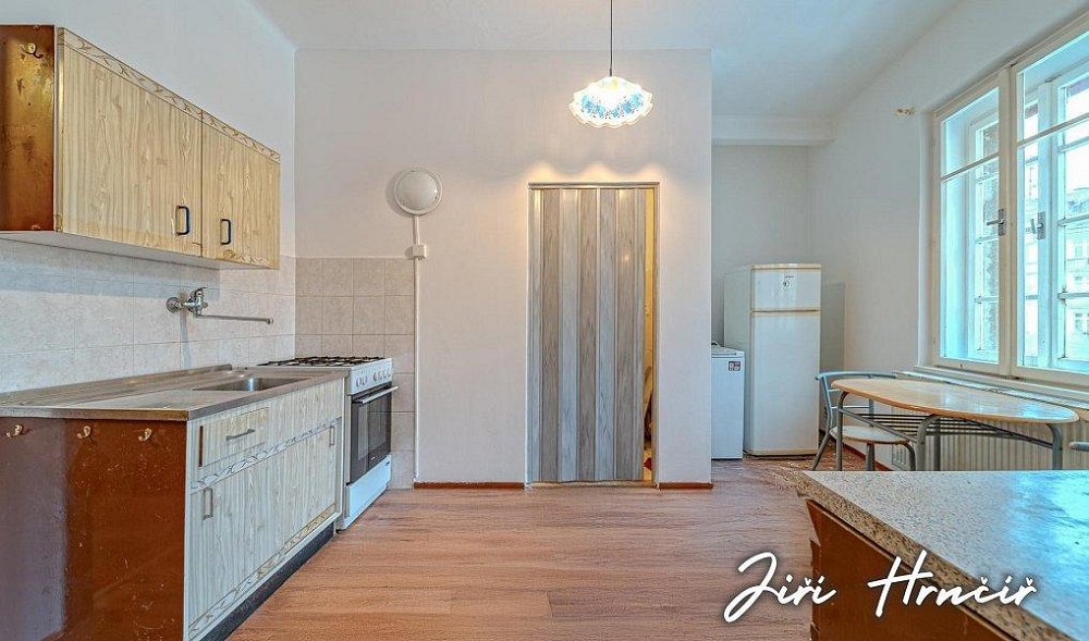 1+1, Pod Tvrzí, Karlovy Vary, Karlovarský kraj