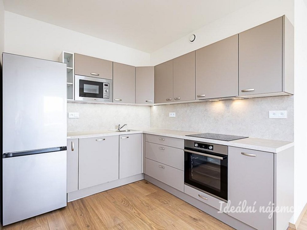 2+kk, Strančická, Praha 10 - Strašnice